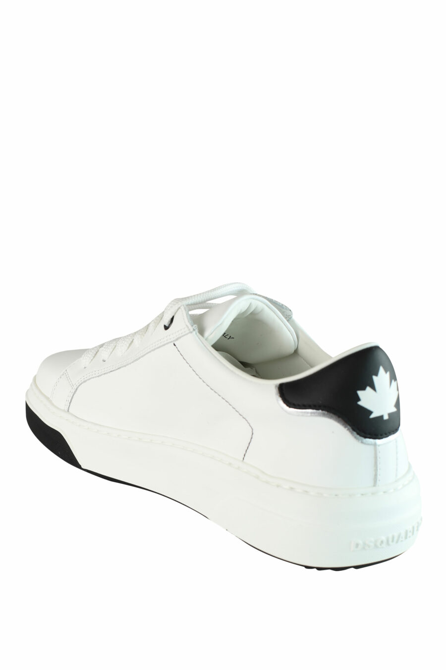 Zapatillas blancas "bumper" con detalles negros y logo - IMG 1428