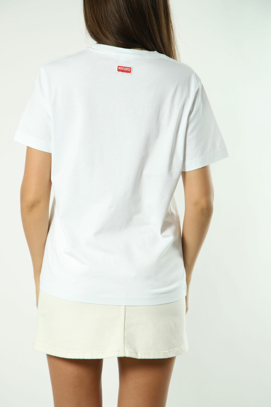 T-shirt branca com maxilogo de flores laranja - Fotos 1383