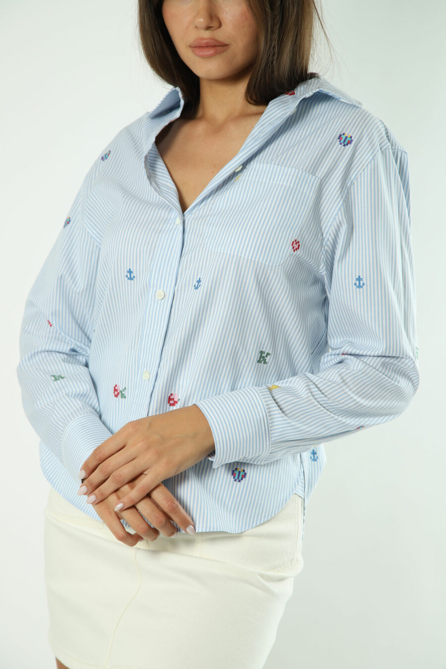 Camisa azul com "kenzo pixel" multicolorido - Fotos 1410