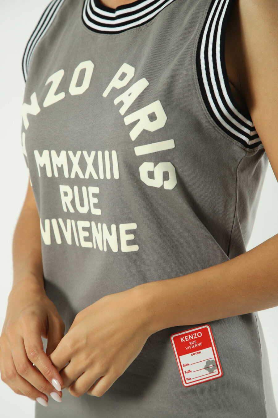 Ärmelloses graues Kleid mit Maxilogue "rue vivienne" - Fotos 1503