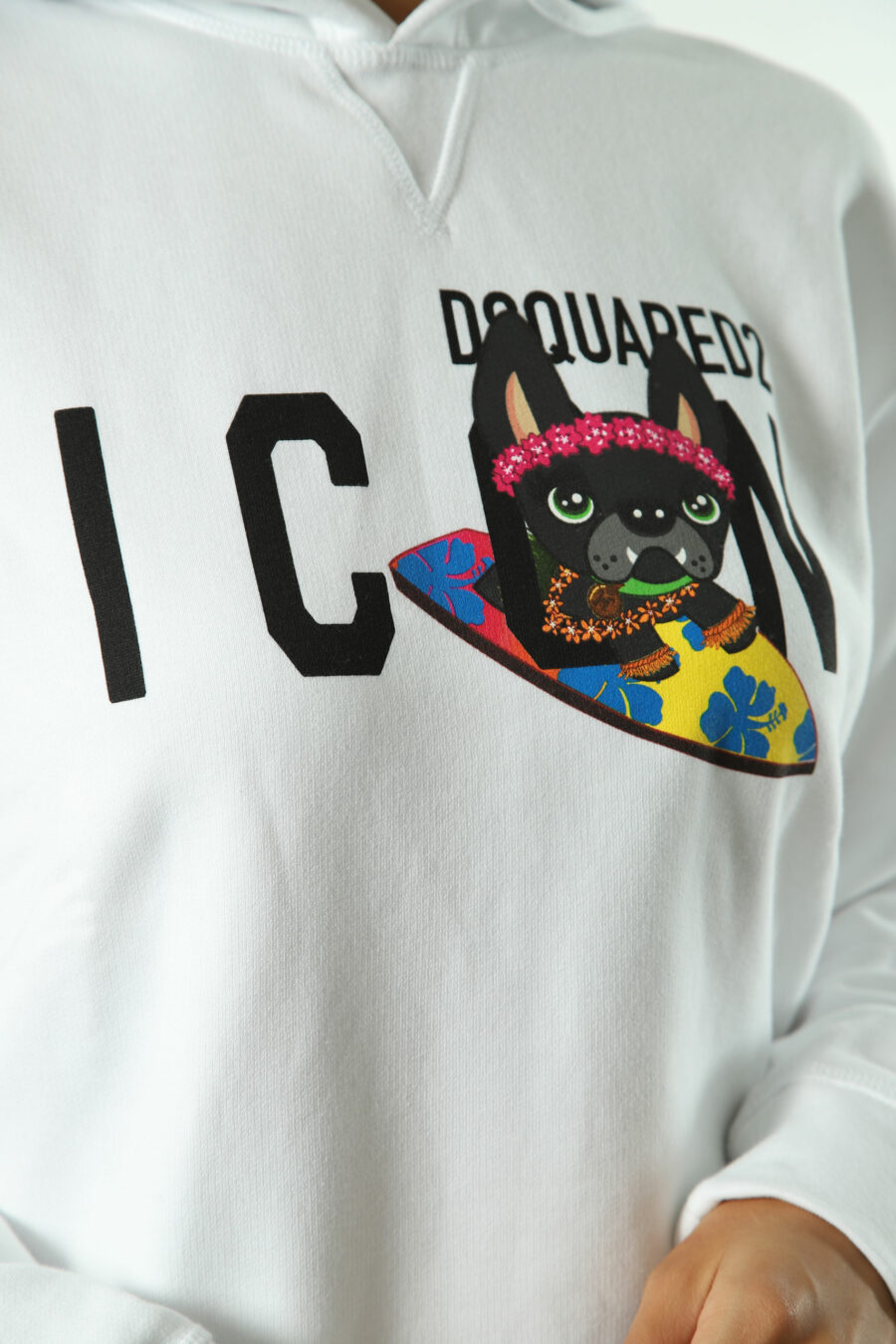 White hooded sweatshirt with "icon" logo and surfer dog - Photos 1608