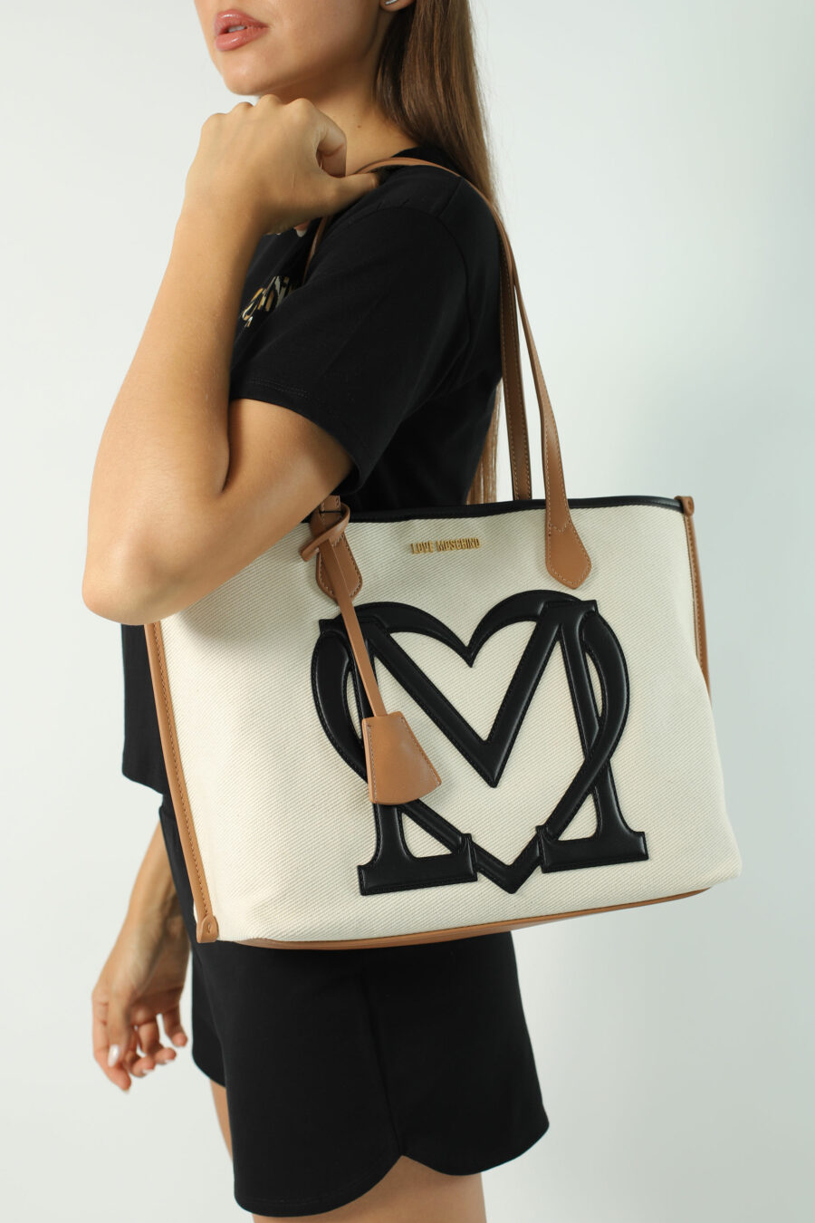 White shopper bag with black heart maxilogo - Photos 2382