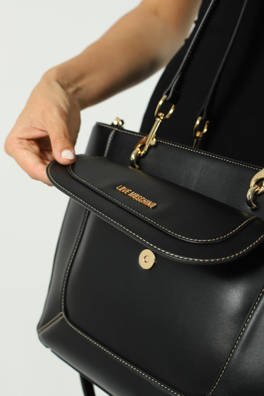Black shopper bag with front pocket and mini logo - Photos 2490