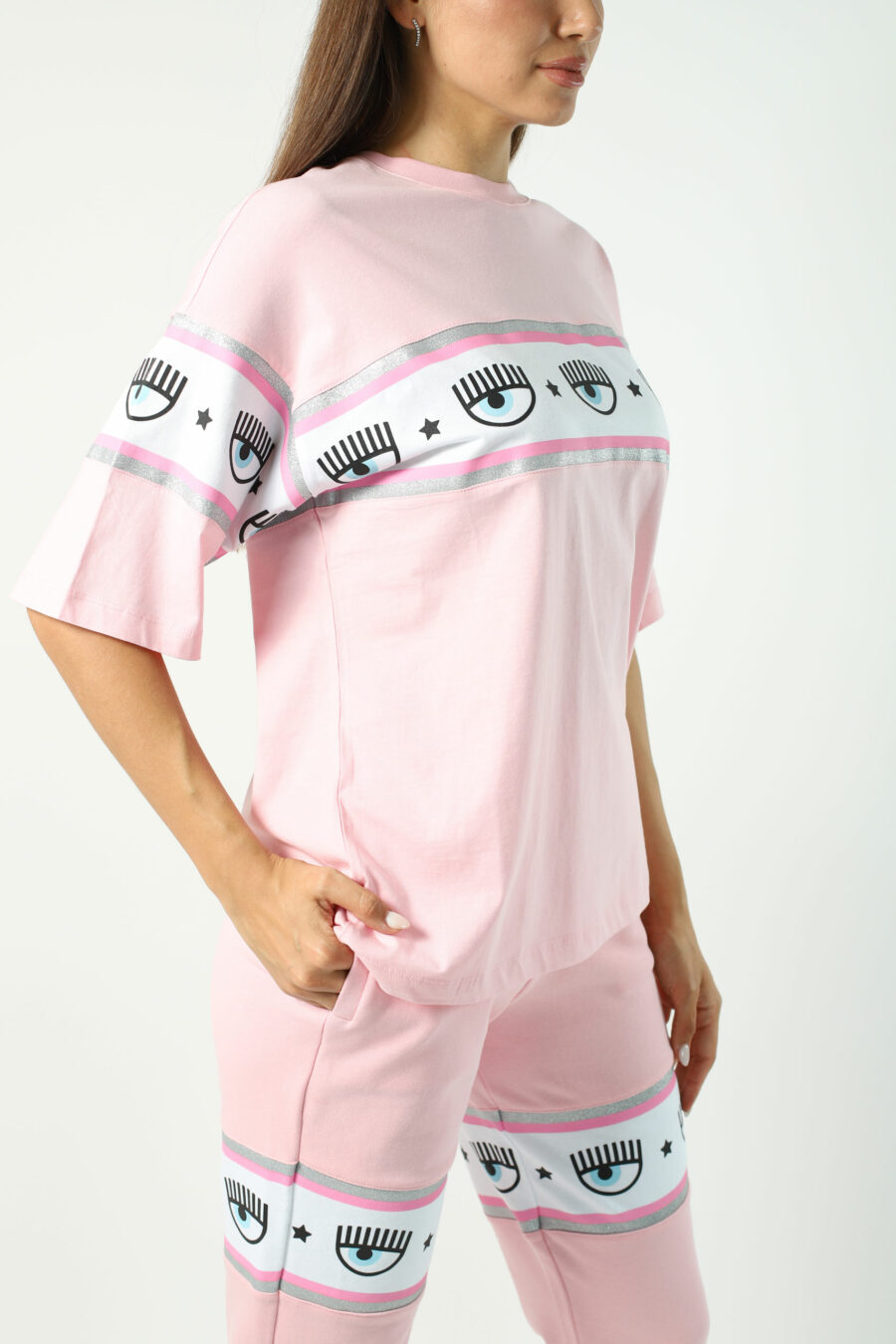 Camiseta rosa manga ancha con logo ojo en cinta - Photos 2729