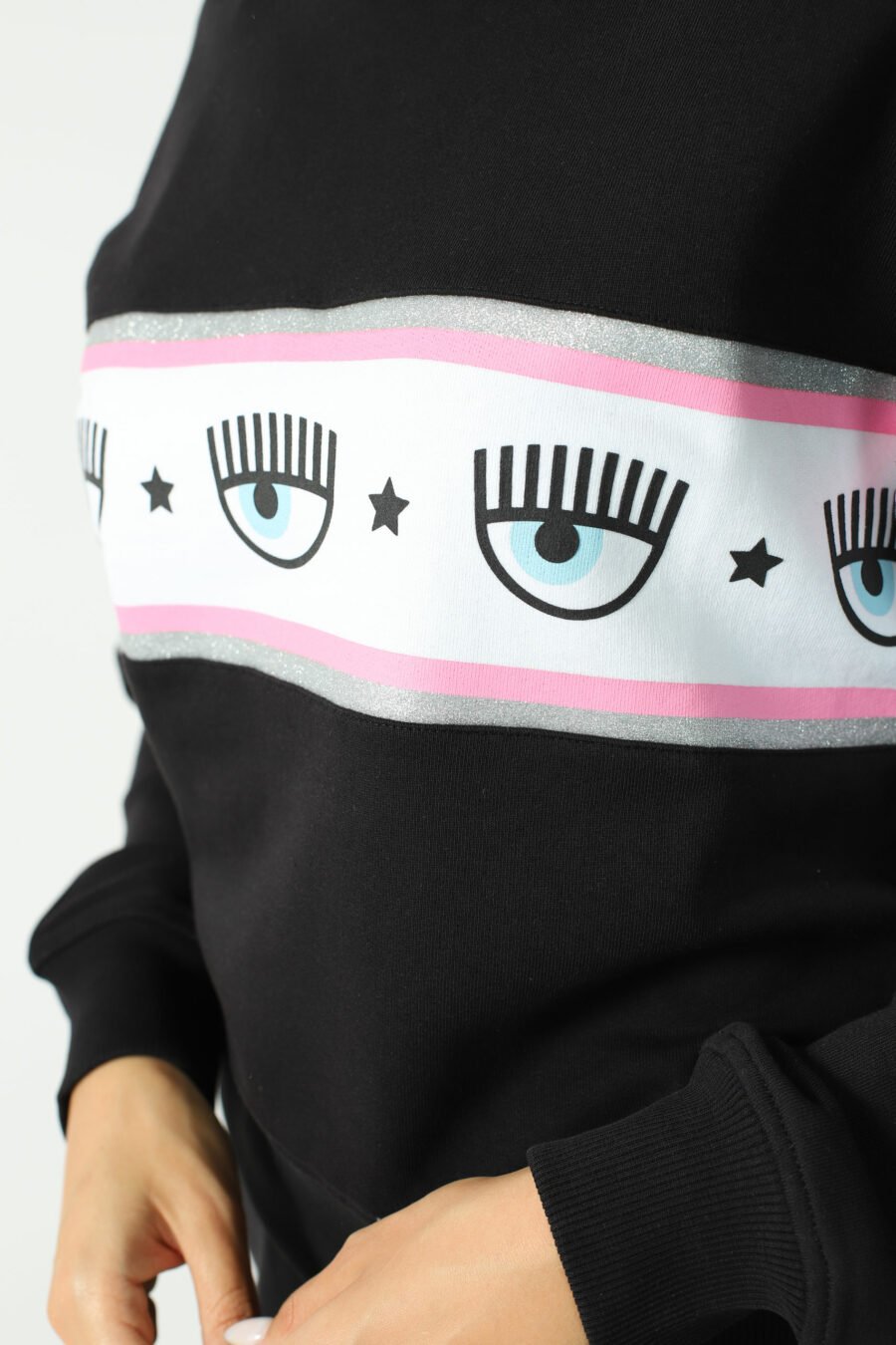 Schwarzes Sweatshirt mit Augenlogo auf Band - Fotos 2785