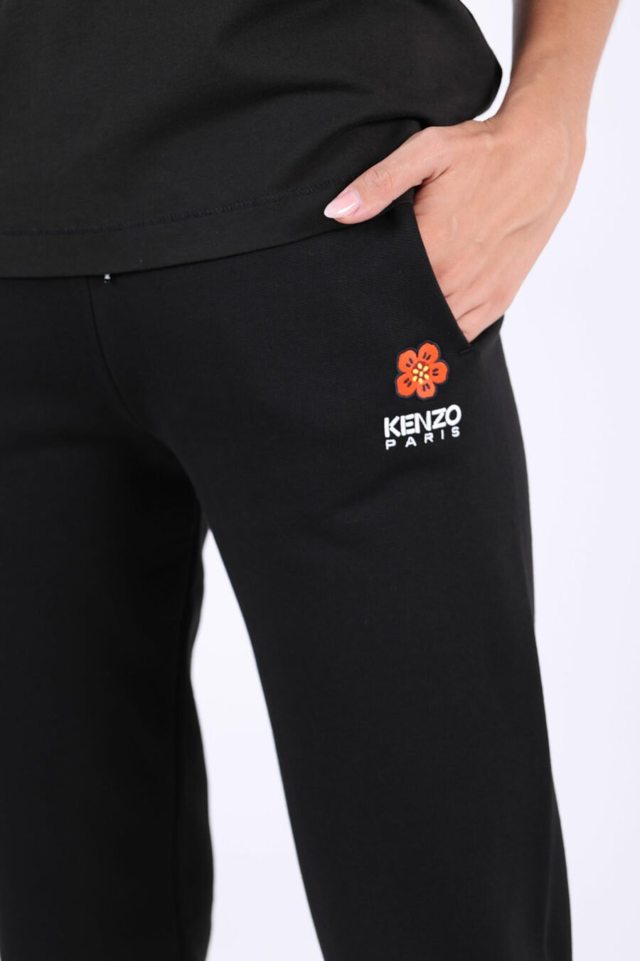 Pantalón de chándal negro con minilogo "boke flower" - 361223054662201606