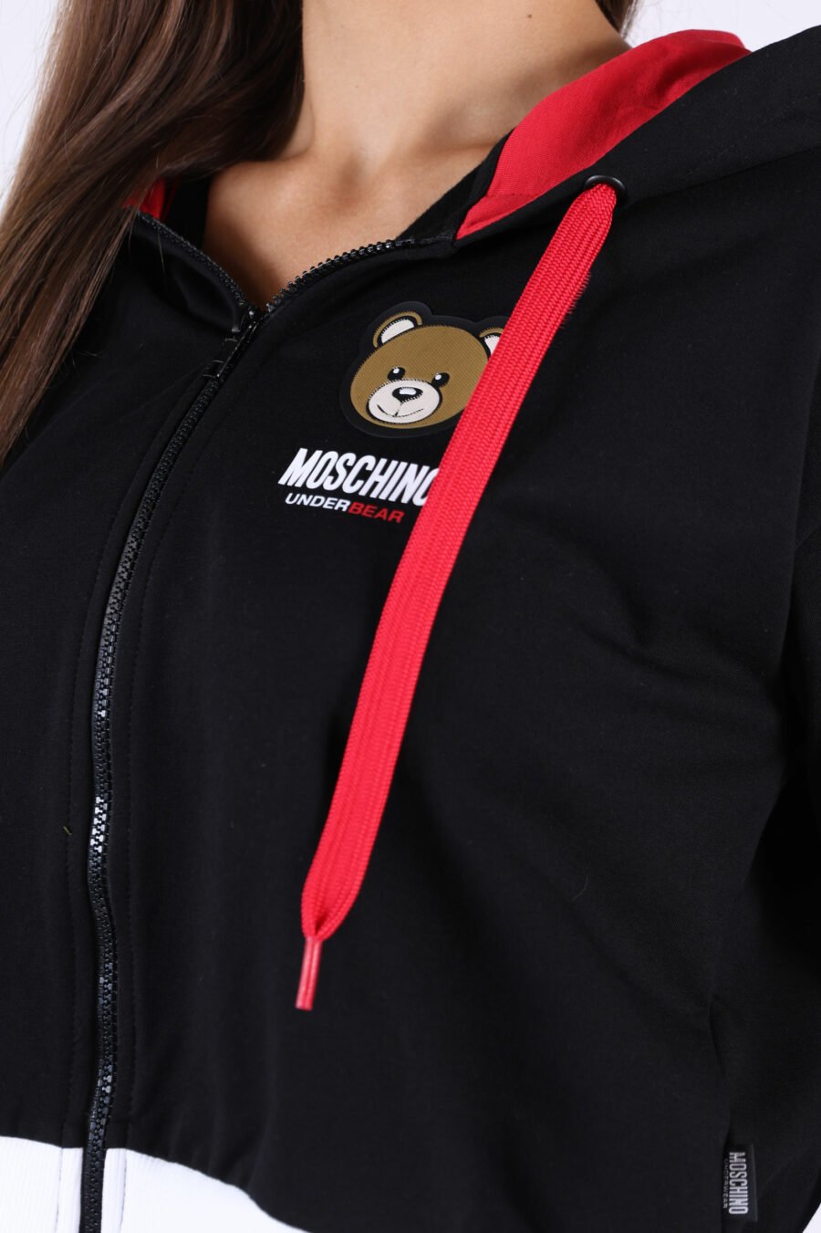 Camisola preta e vermelha com capuz e emblema do urso "underbear" - 361223054662202225