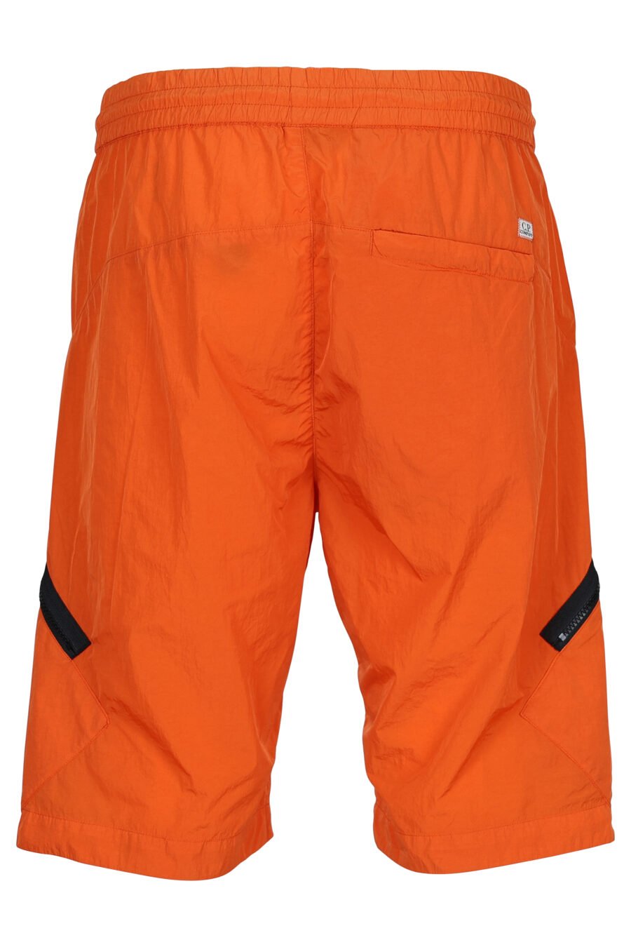 Orangefarbene Shorts mit diagonalem Reißverschluss und Linsenlogo - 7620943518290 2