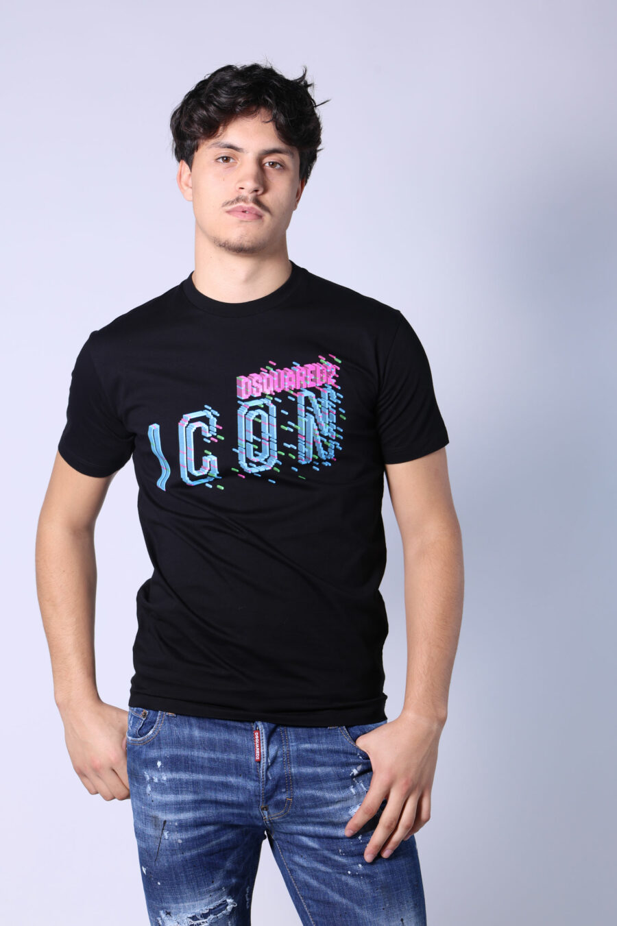 Camiseta negra con maxilogo "icon pixeled" turquesa y fucsia - Untitled Catalog 05298