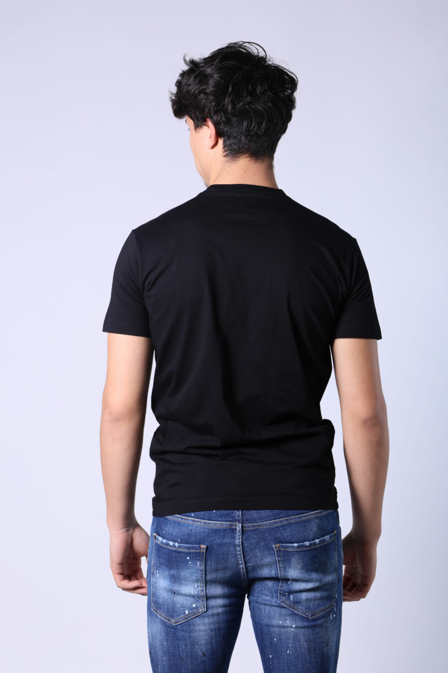 Black T-shirt with turquoise and fuchsia "icon pixeled" maxilogo - Untitled Catalog 05300