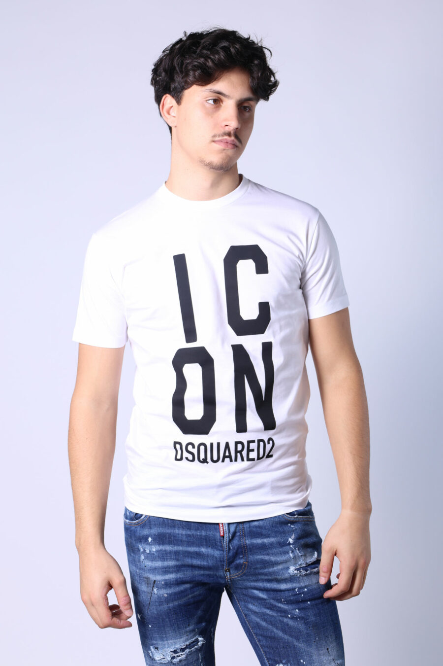 White T-shirt with vertical "icon" maxilogo - Untitled Catalog 05302
