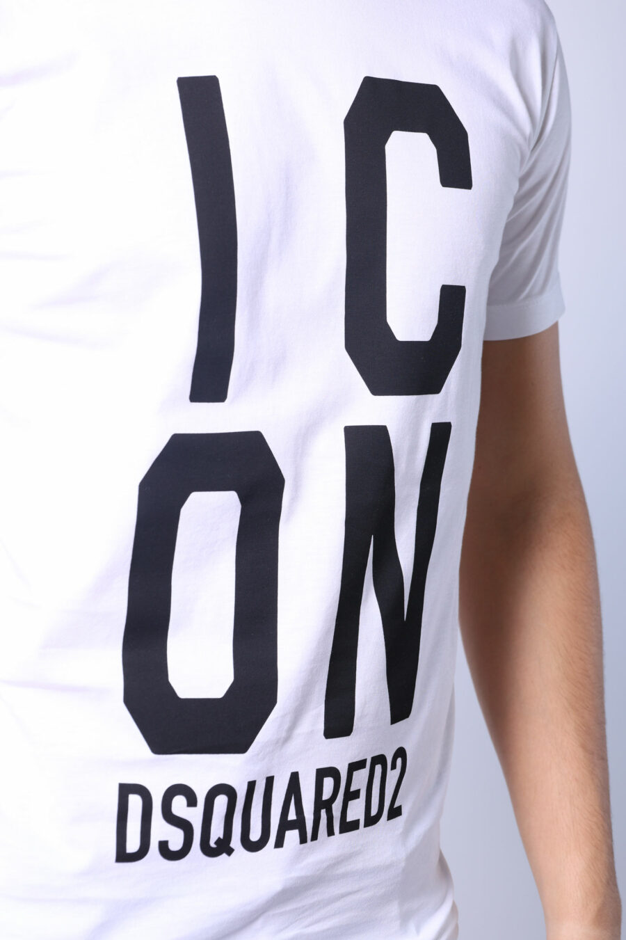 Weißes T-Shirt mit vertikalem "Icon" Maxilogo - Untitled Catalog 05303