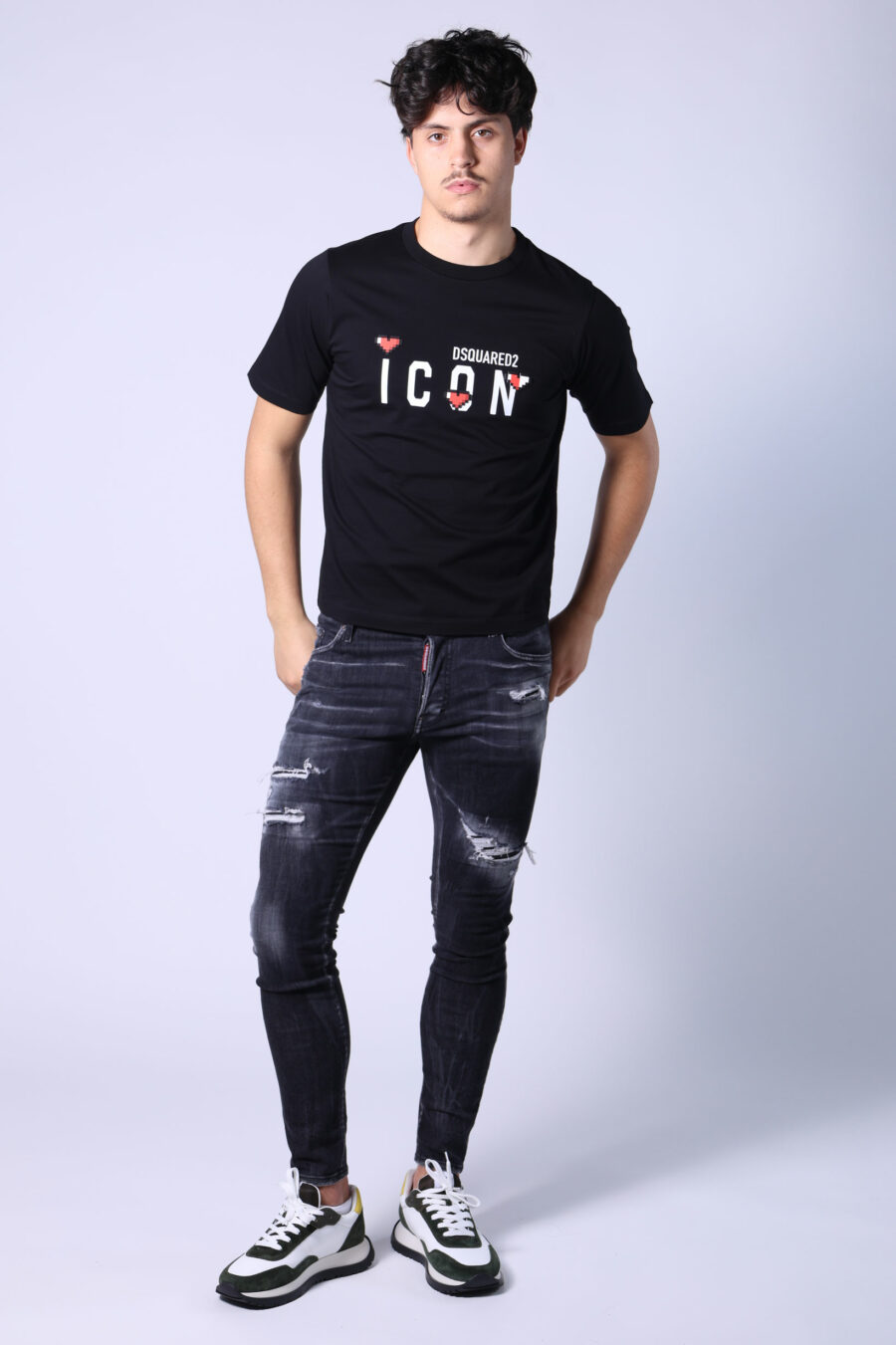 Schwarzes T-Shirt mit Maxilogo "Icon Herz Pixel" - Untitled Catalog 05331