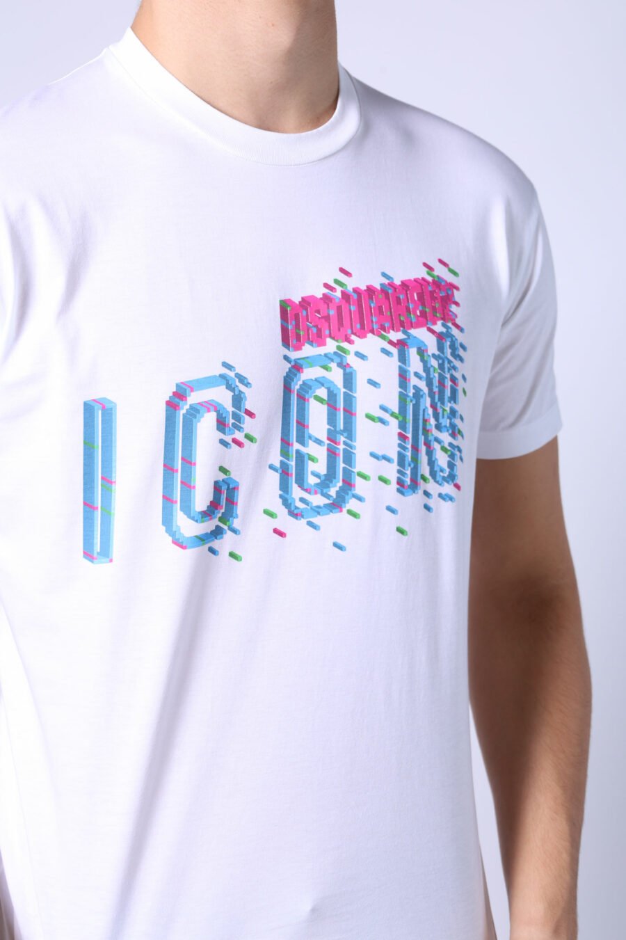 T-shirt blanc avec maxilogo "icon pixeled" turquoise et fuchsia - Untitled Catalog 05355