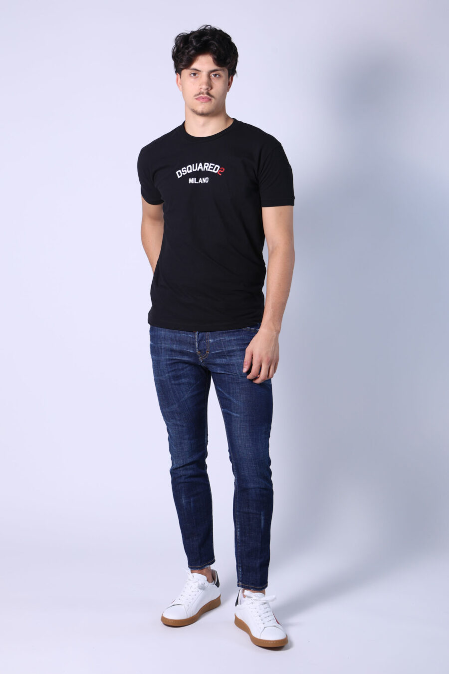 Camiseta negra con minilogo "dsquared2 milano" - Untitled Catalog 05471