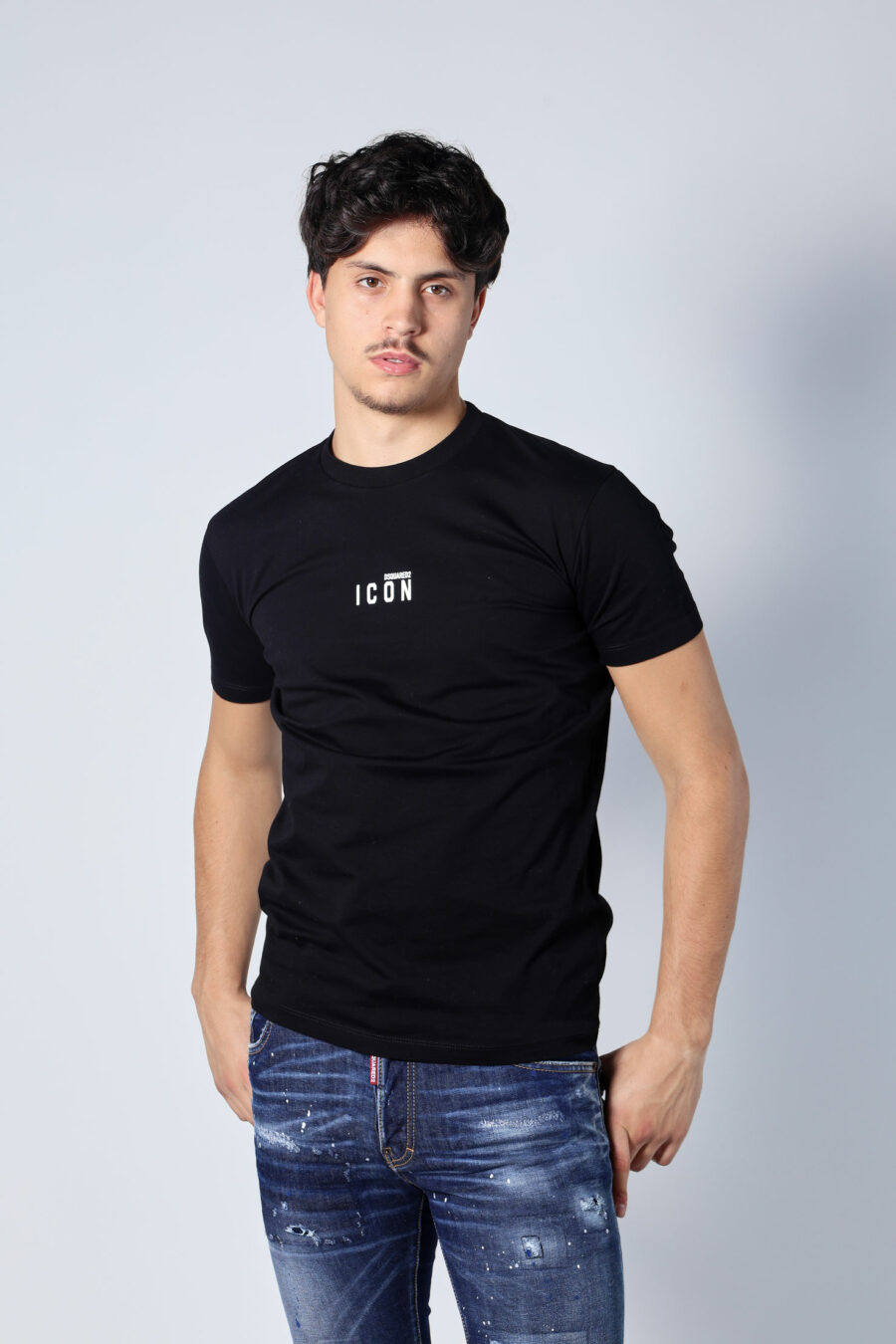 T-shirt preta com mini logótipo "icon" - Untitled Catalog 05660
