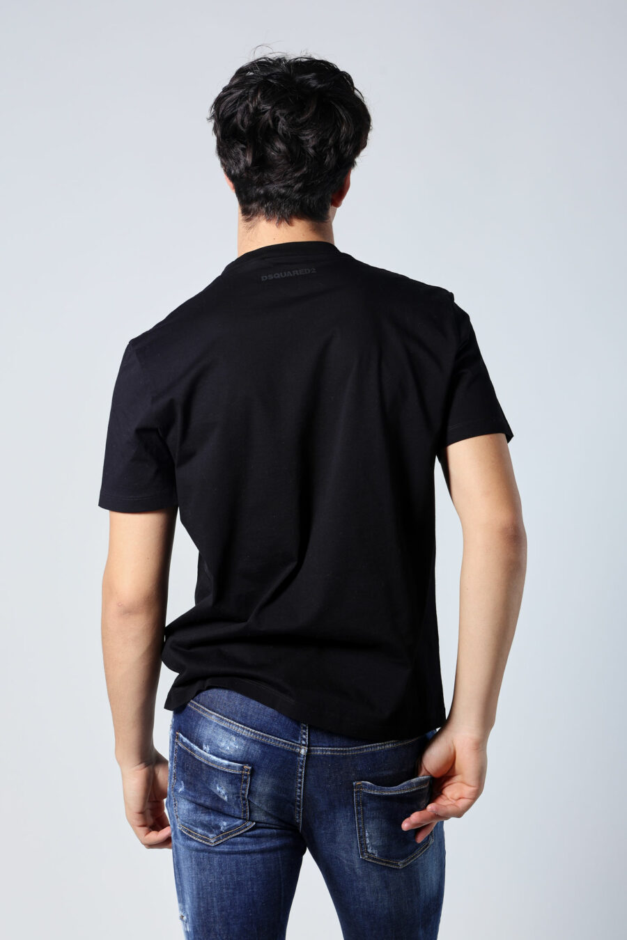 T-shirt preta com logótipo "icon" axadrezado branco - Untitled Catalog 05675