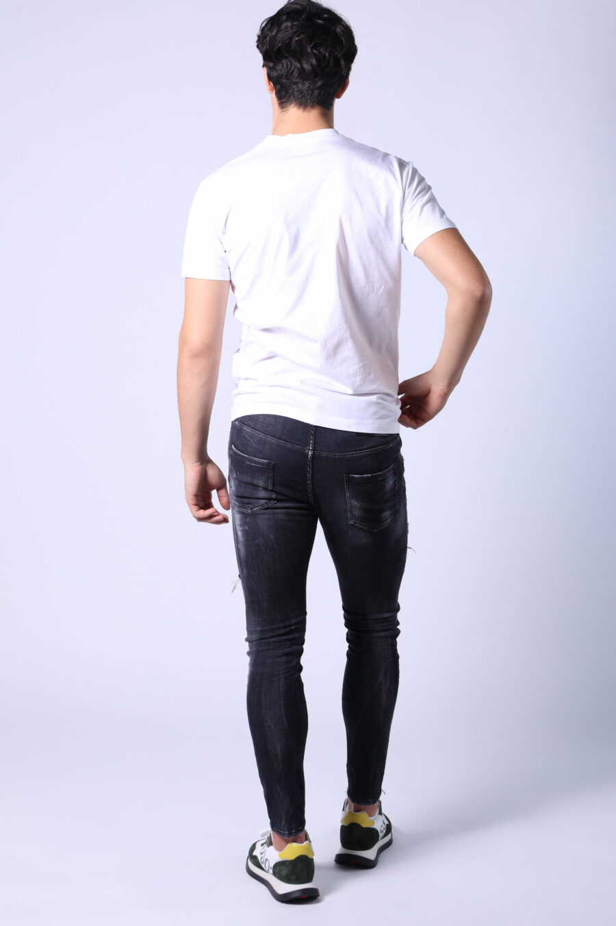 Skater-Jeans-Hose schwarz mit Rissen und halb-getragen - Untitled Catalog 05317