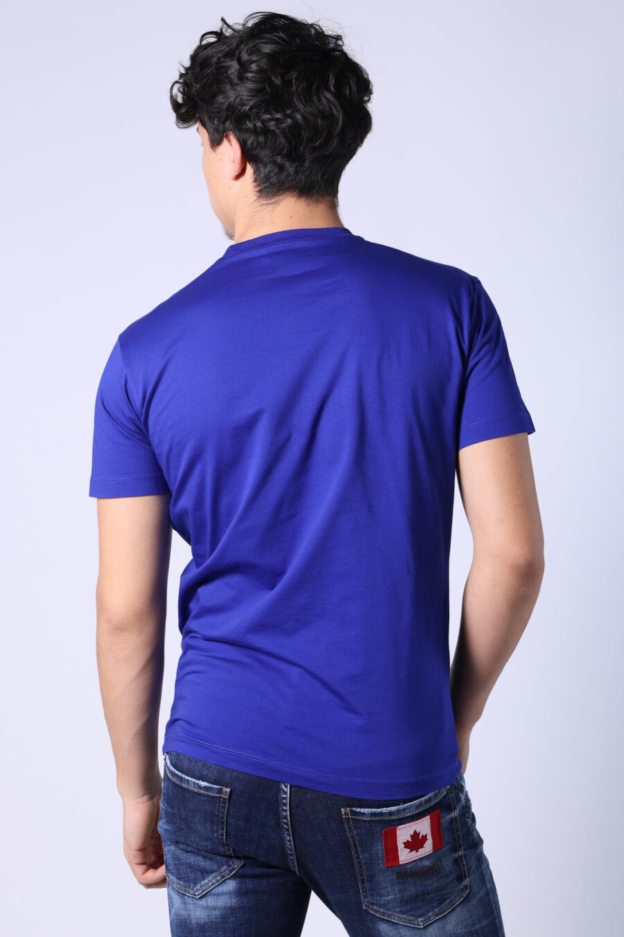 Elektrisch blaues T-Shirt mit weißem "Icon" Maxilogo - Untitled Catalog 05401