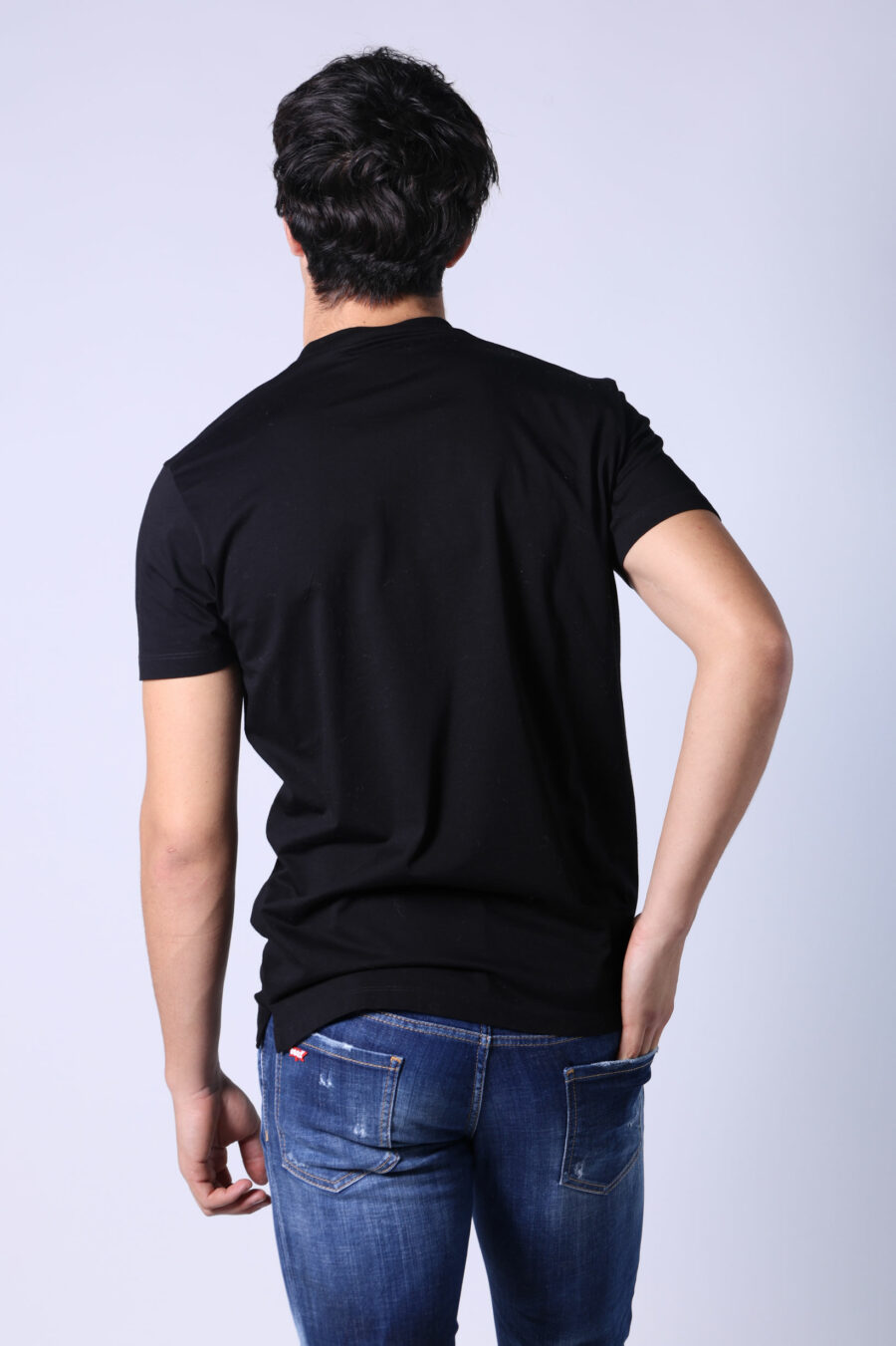 T-shirt preta com maxi logótipo monocromático redondo - Untitled Catalog 05512