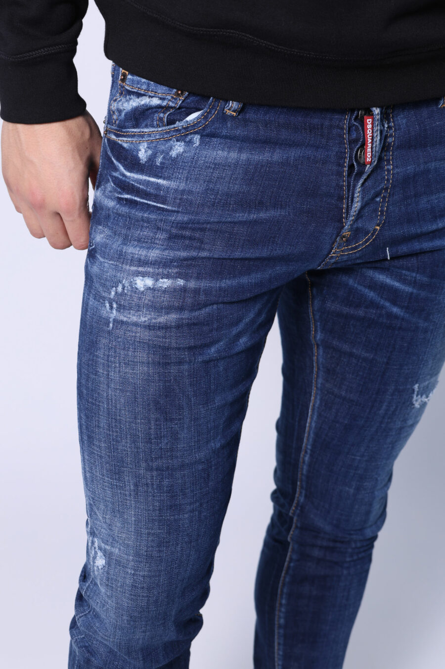 Halbgetragene blaue "Skater-Jeans" Jeans - Ohne Titel Katalog 05555