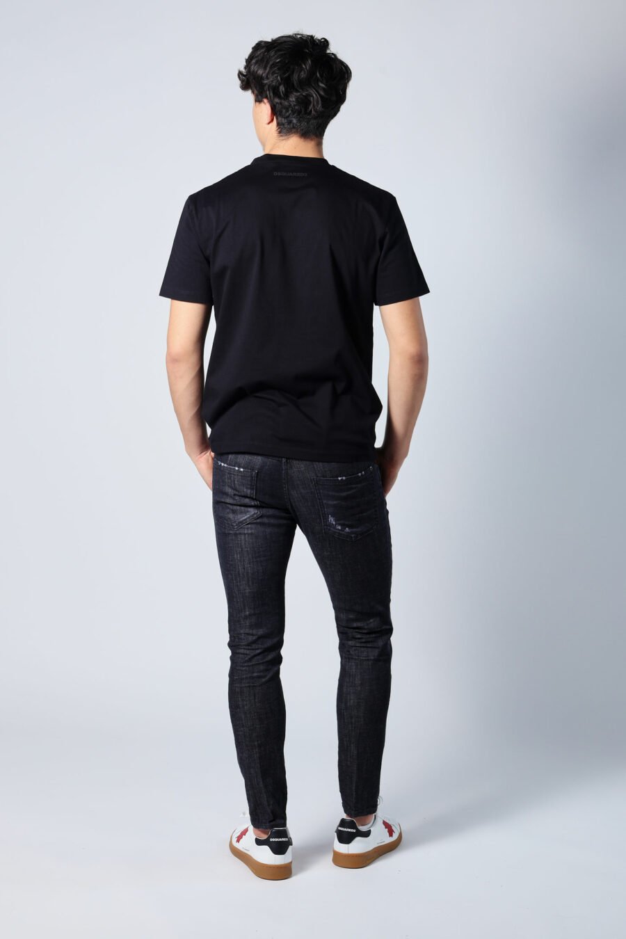 Halbgetragene schwarze "Skater-Jeans" - Untitled Catalog 05681