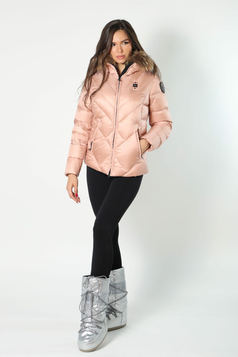Pale pink hooded jacket with fur hood and diagonal lines and violet lining - 8052865435499 107 scaled