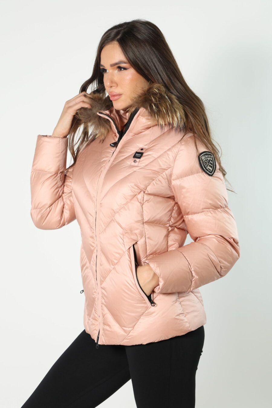 Pale pink hooded jacket with fur hood and diagonal lines and violet lining - 8052865435499 108 scaled