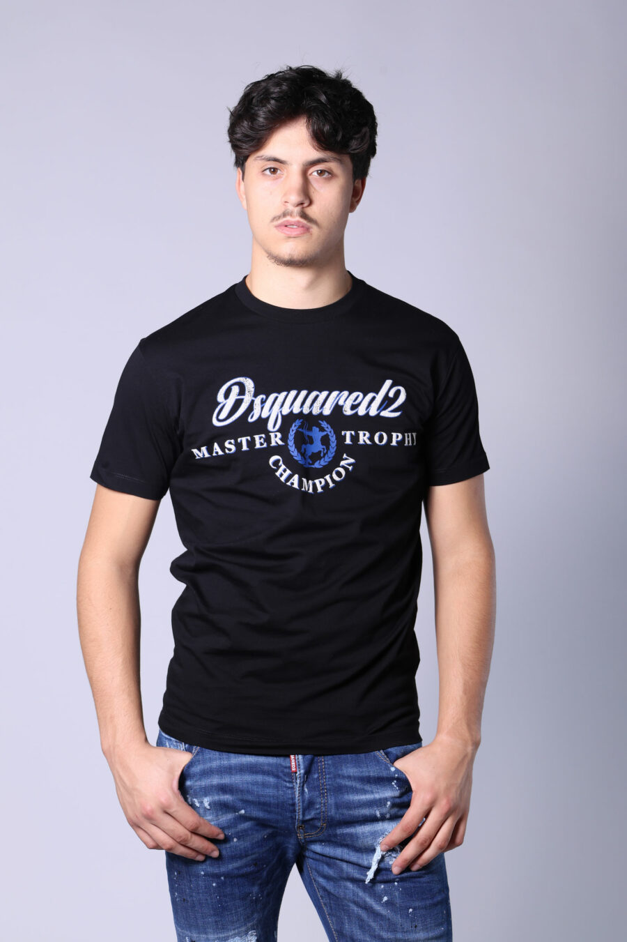 Schwarzes T-Shirt mit klassischem Logo in Weiß - Untitled Catalog 05261