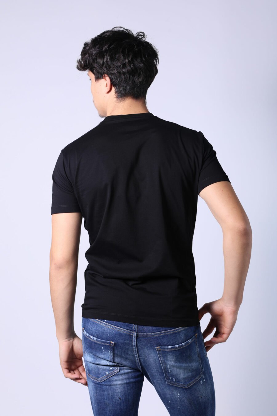 Camiseta negra con maxilogo "icon" cuadrado - Untitled Catalog 05286