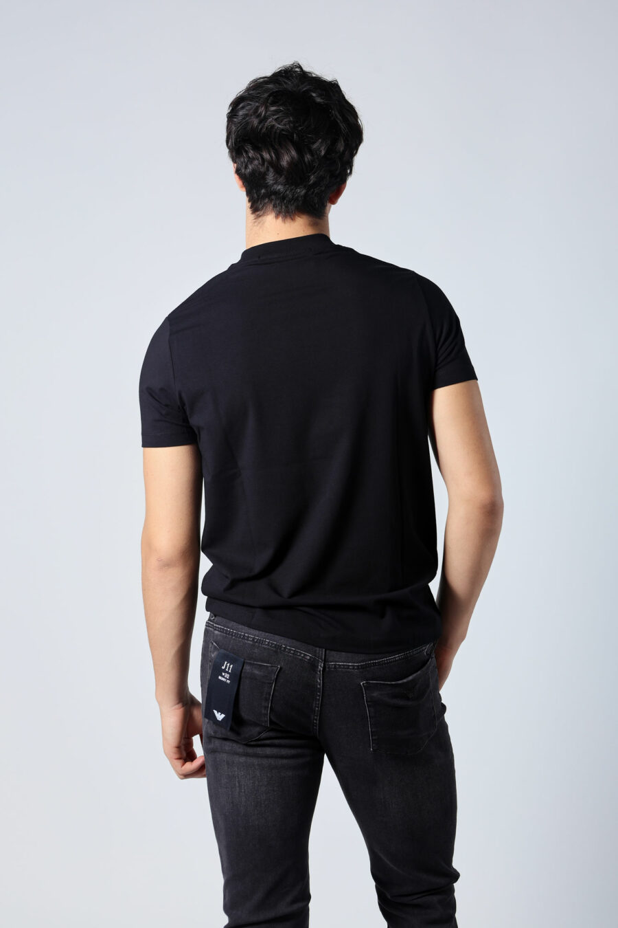 T-shirt preta com maxilogo "karl" dourado - Untitled Catalog 05710