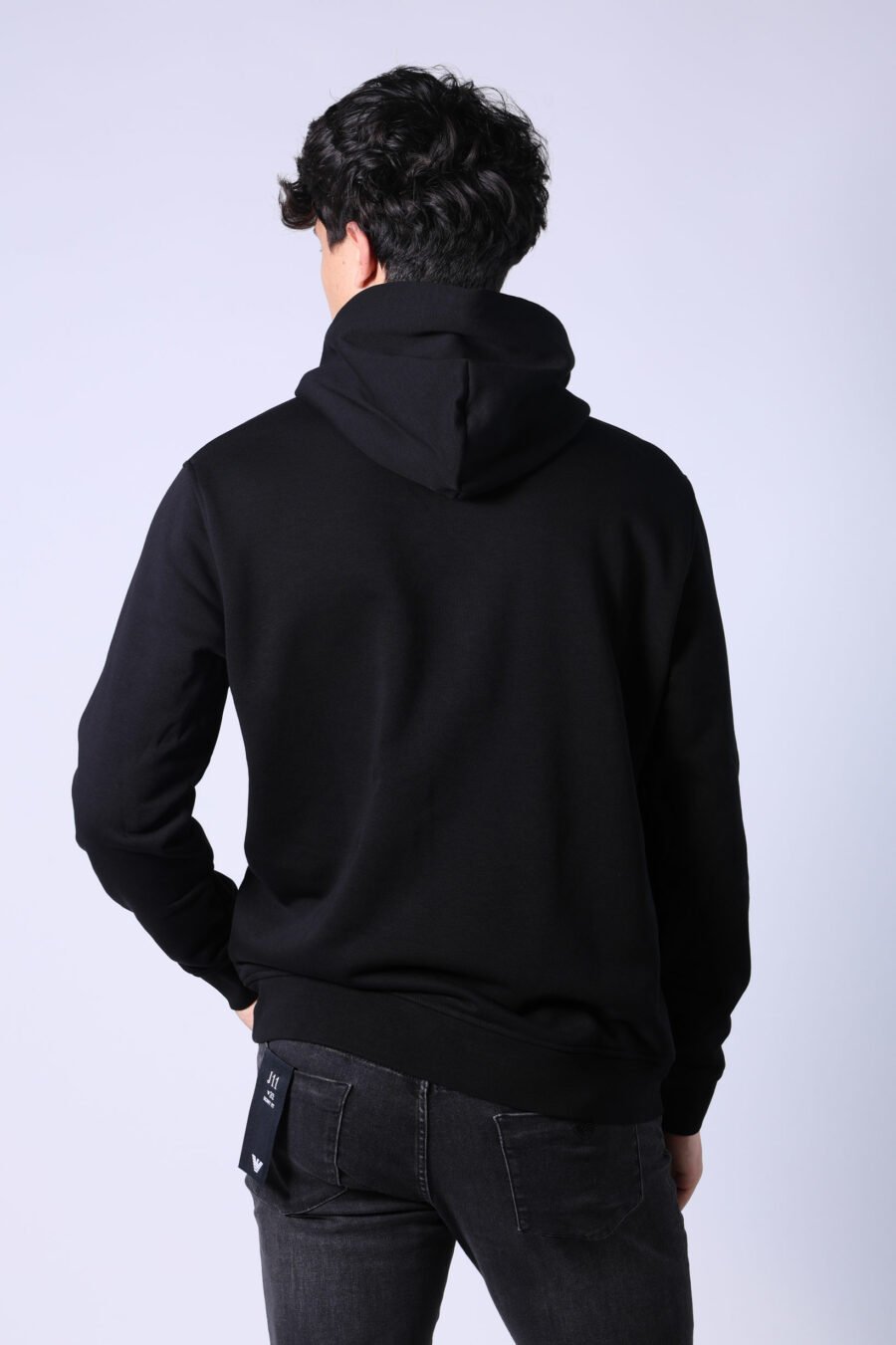 Sudadera negra con capucha y bolsillo de nilon - Untitled Catalog 05714