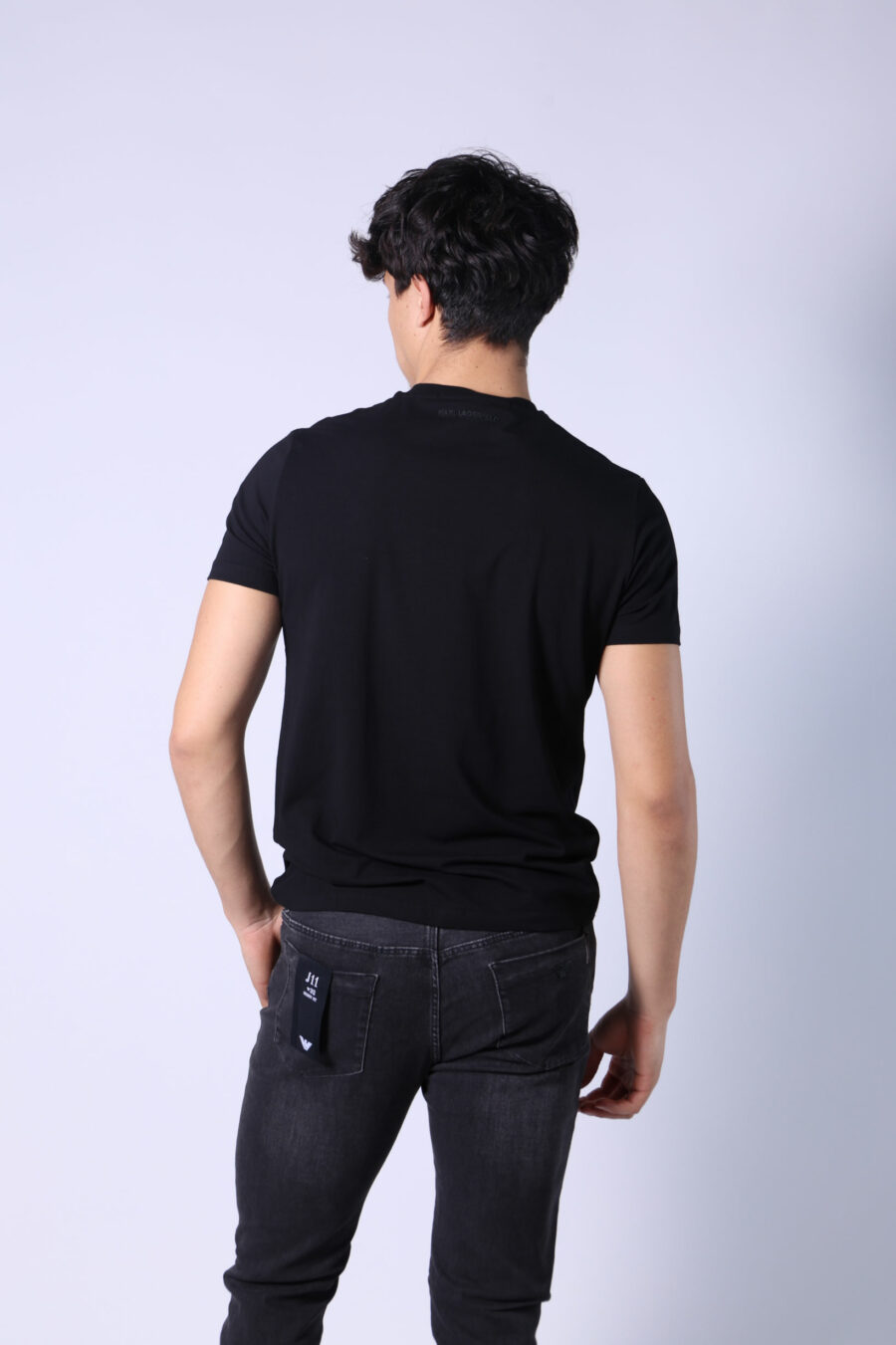 Camiseta negra con logo "ikonik" - Untitled Catalog 05722