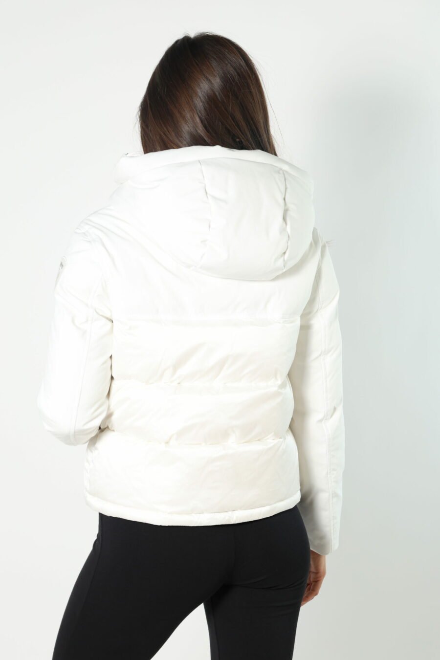 Veste blanche à capuche doublée droite avec patch logo - 8052865435499 105 scaled