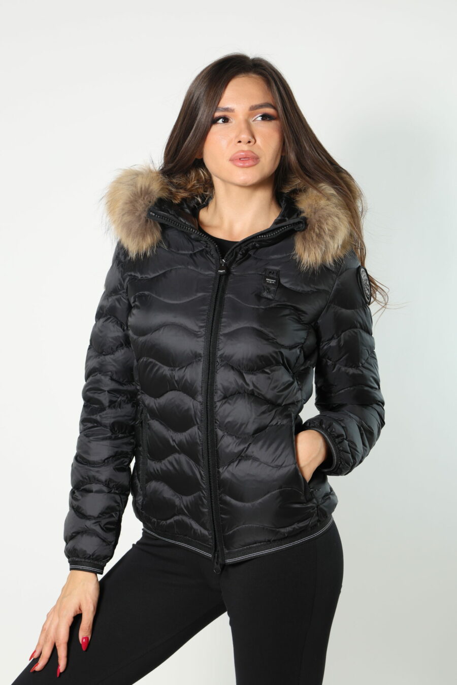 Black hooded fur hoodie with wavy lines and logo patch - 8052865435499 118 scaled