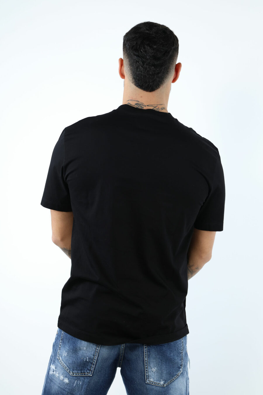 Black T-shirt with monochrome embossed leaf maxi logo - 106859