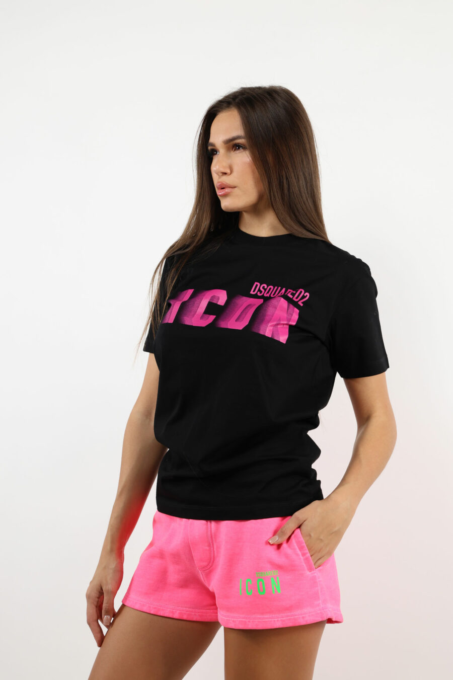 Camiseta negra con logo fucsia neon borroso - 109783