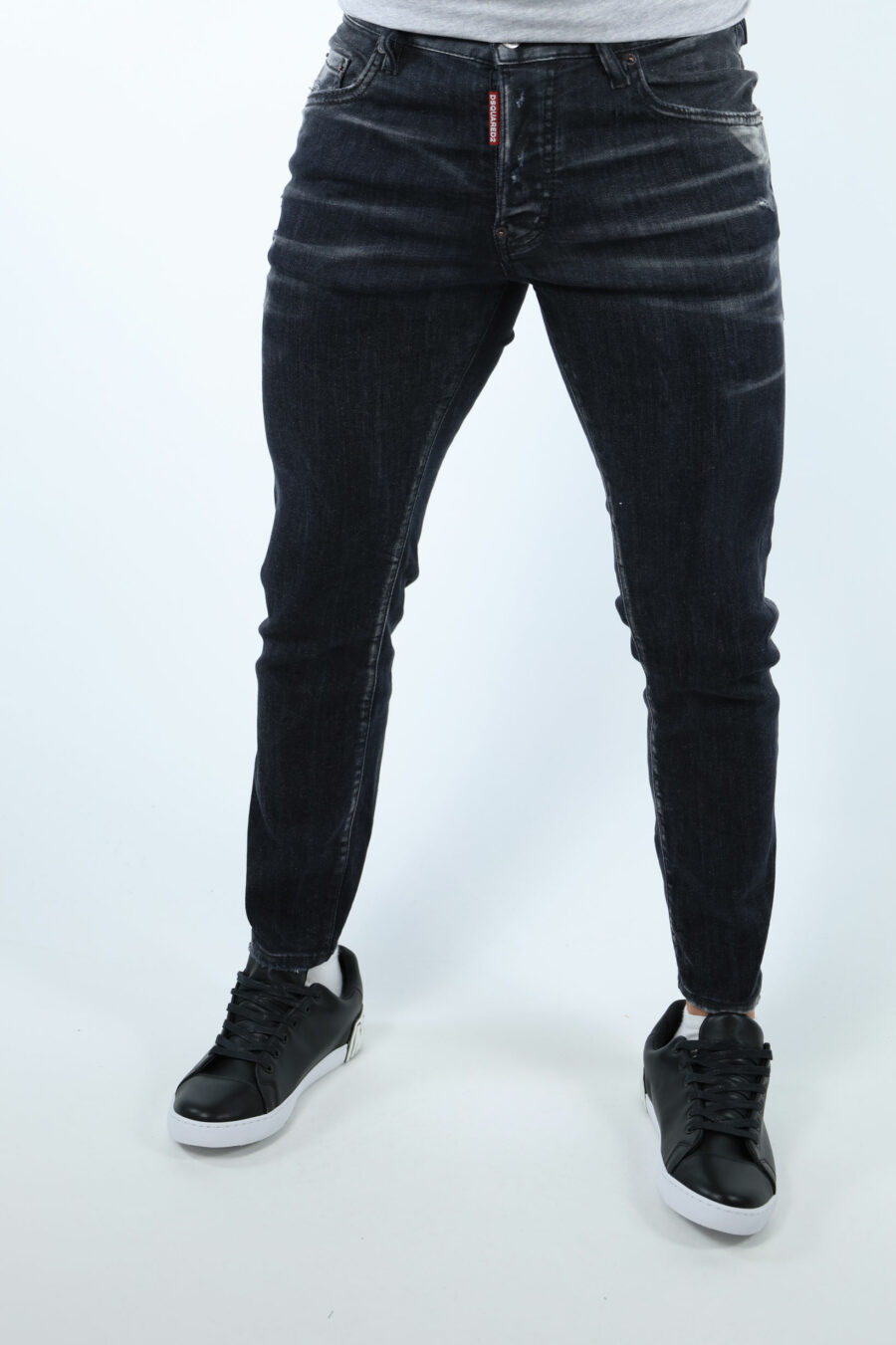 Schwarze, halb getragene "Skater-Jeans" - 8054148292409