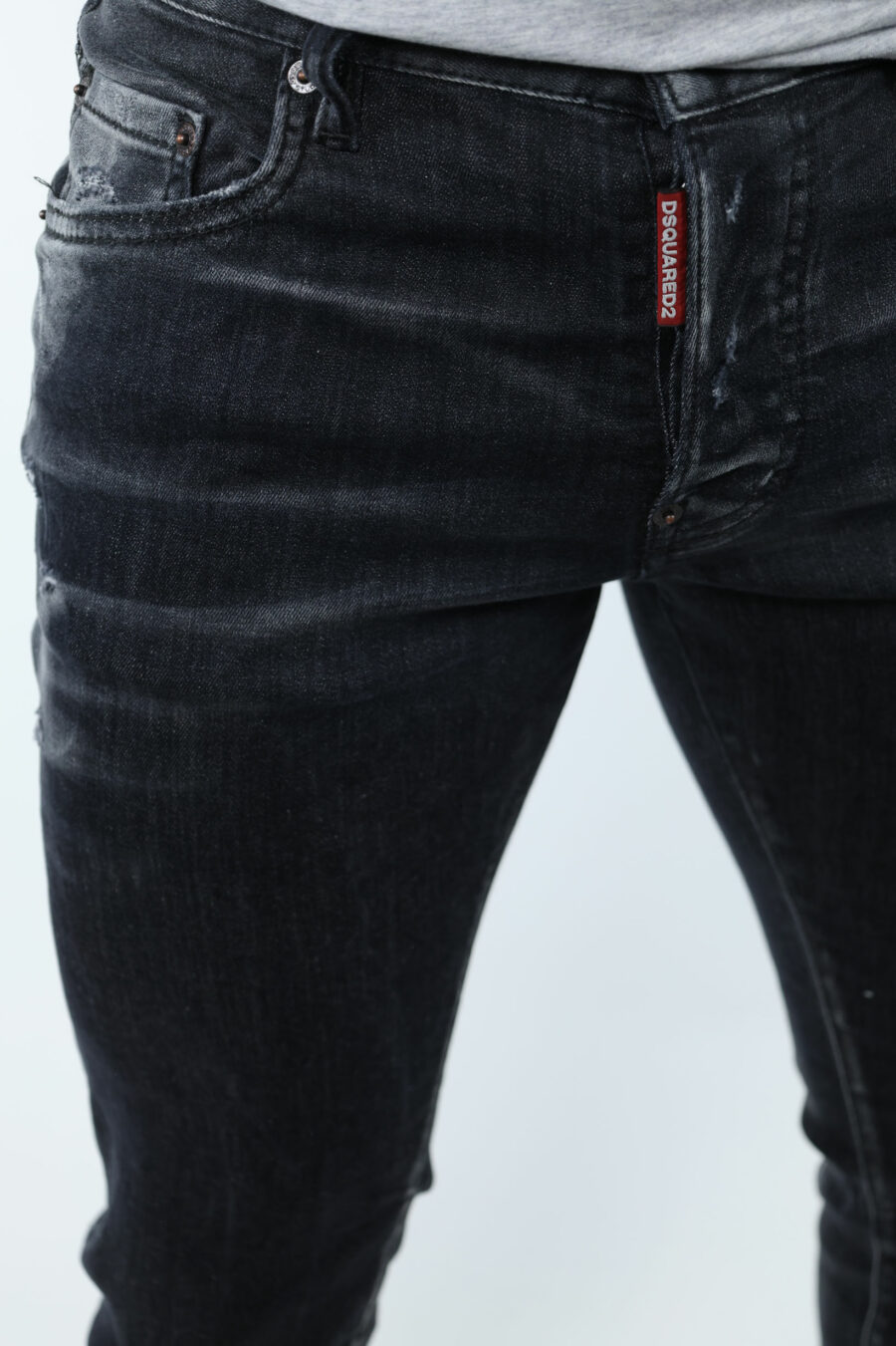 Schwarze, halb getragene "Skater-Jeans" - 8054148292409 1