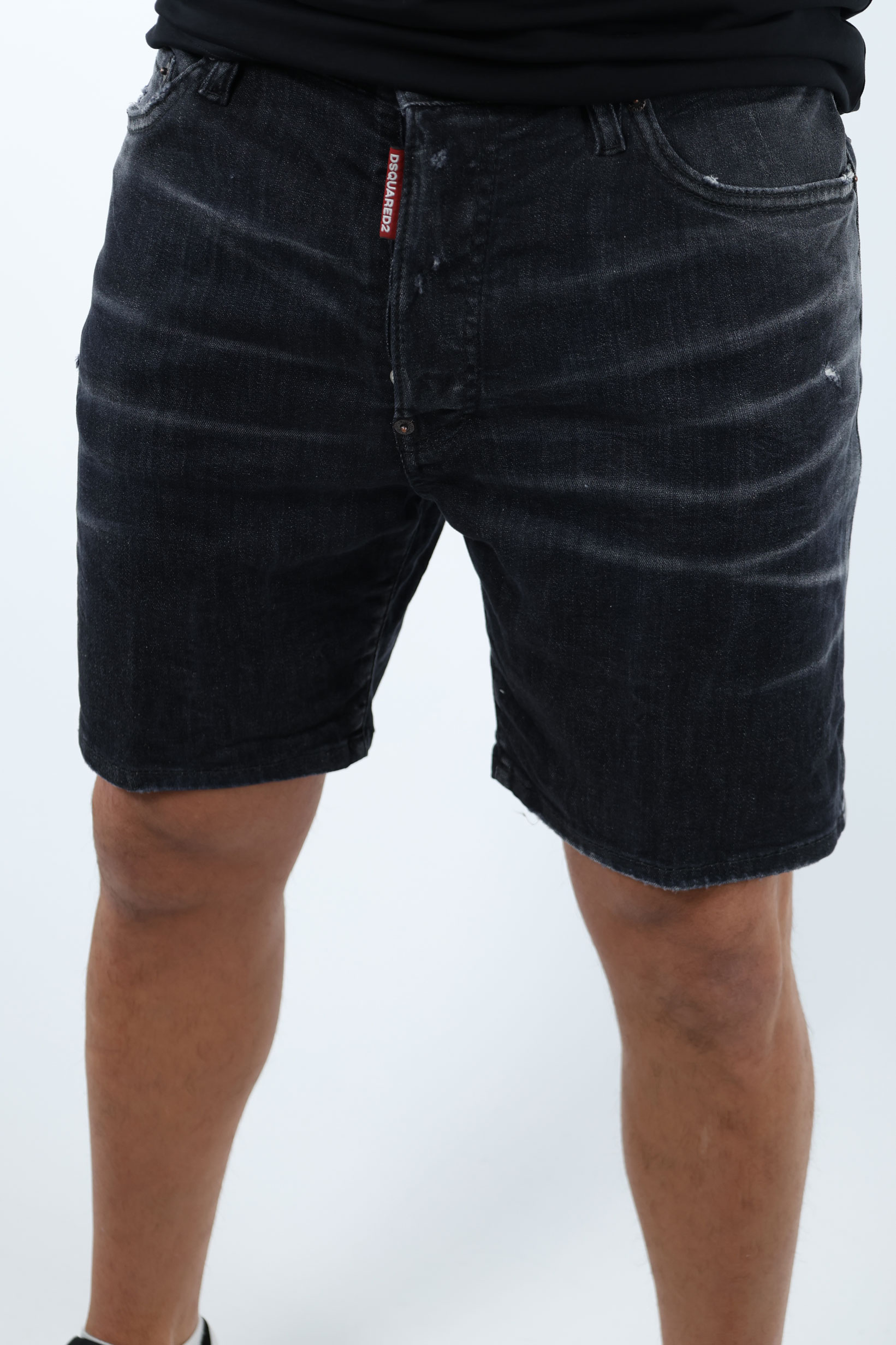 Dsquared2 - Pantalón vaquero corto azul marine short con logo rojo - BLS  Fashion