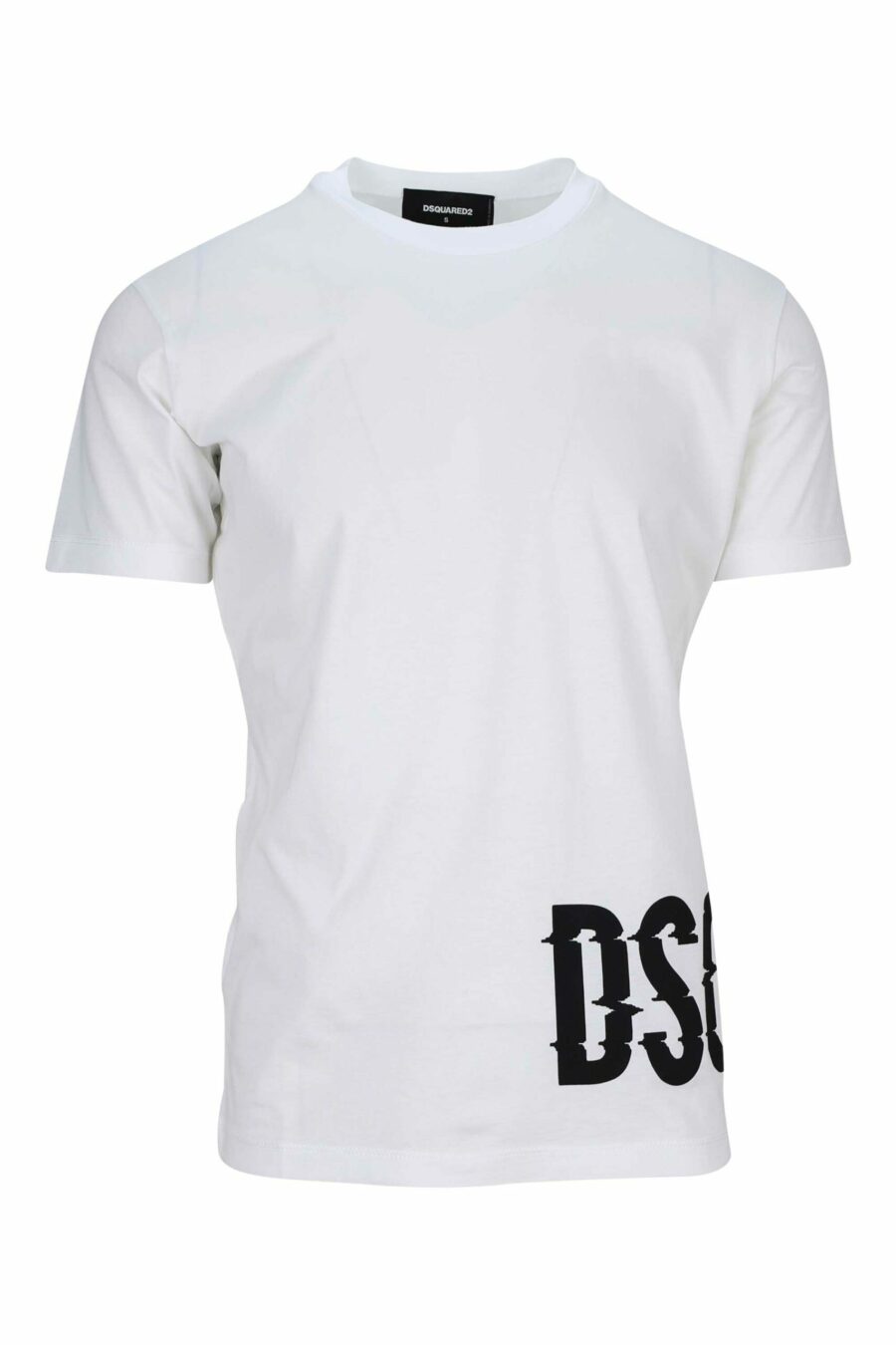 Camiseta blanca con maxilogo negro distorcionado bajo - 8054148332730 scaled