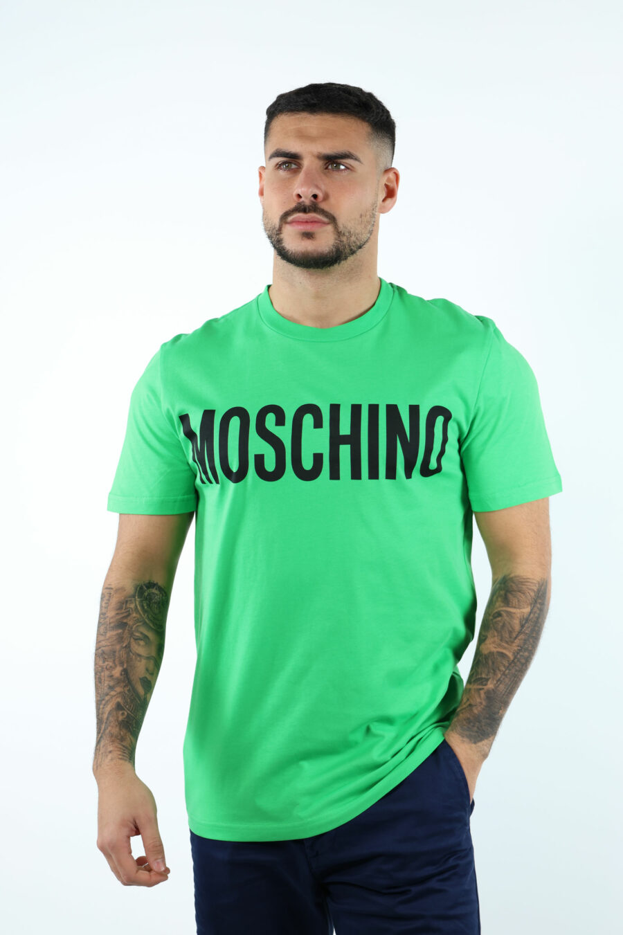 Organic cotton oversize green T-shirt with classic black maxilogue - 106715