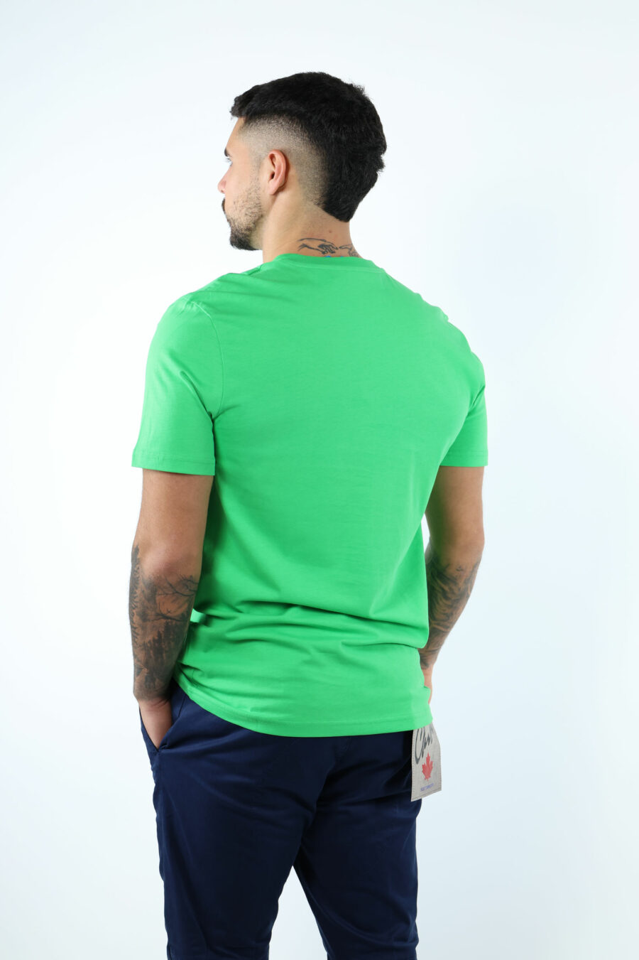 Organic cotton oversize green T-shirt with classic black maxilogue - 106717