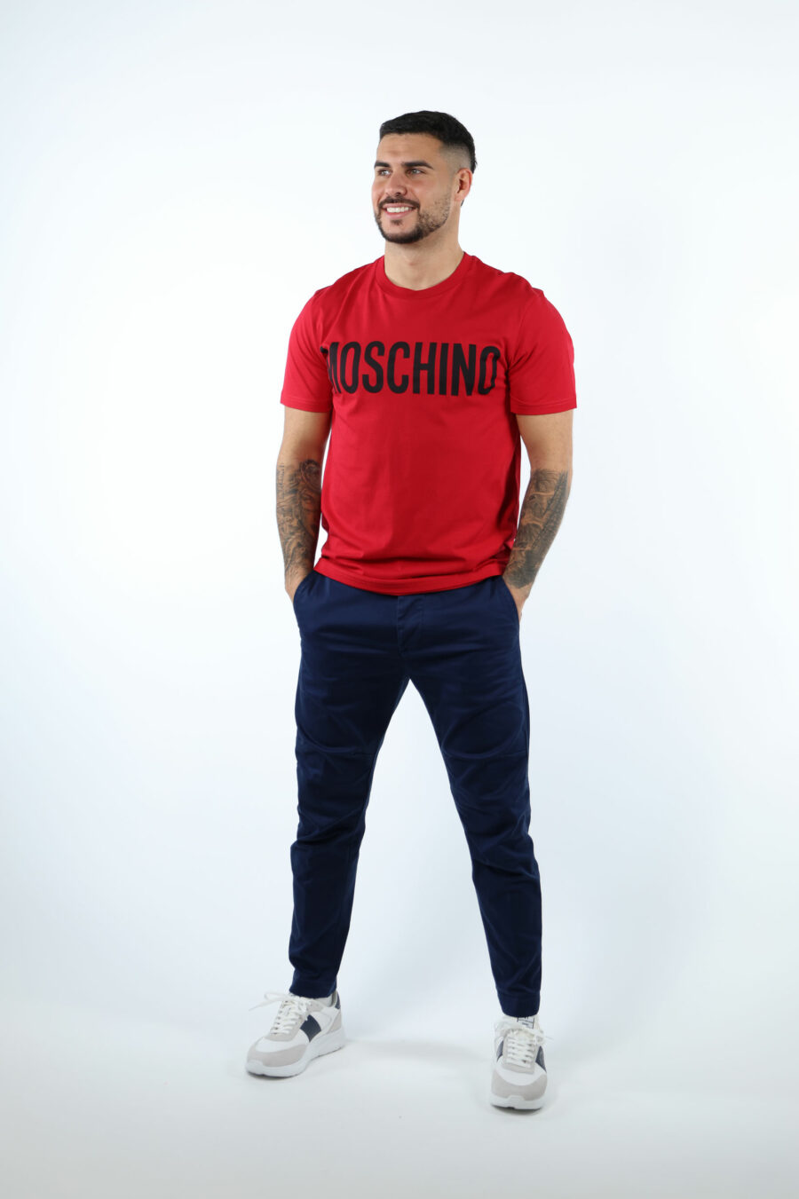 T-shirt oversize en coton bio rouge avec maxilogue noir classique - 106719