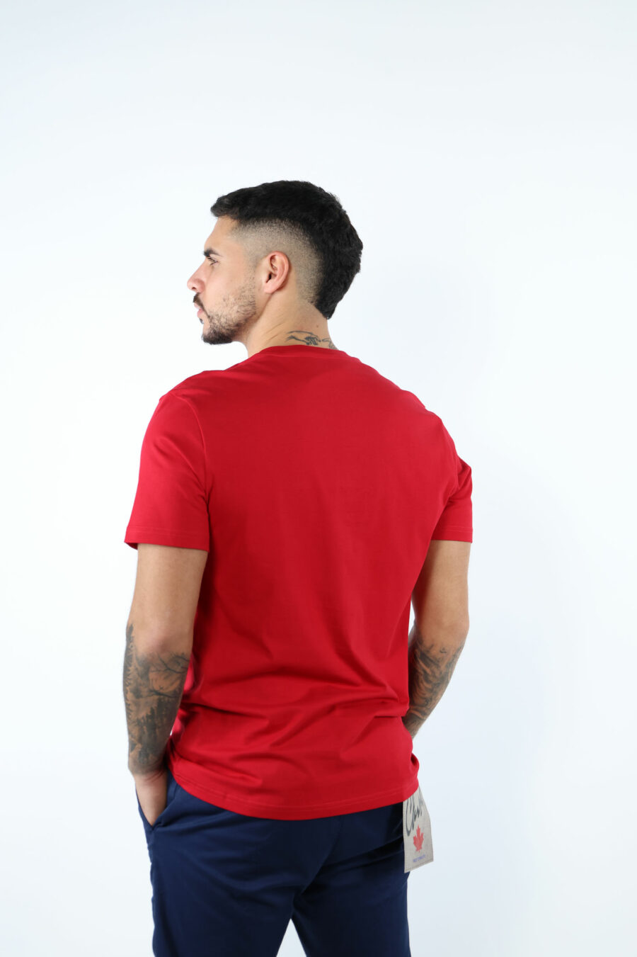 Rotes T-Shirt aus Bio-Baumwolle in Übergröße mit klassischem schwarzem Maxilogo - 106723