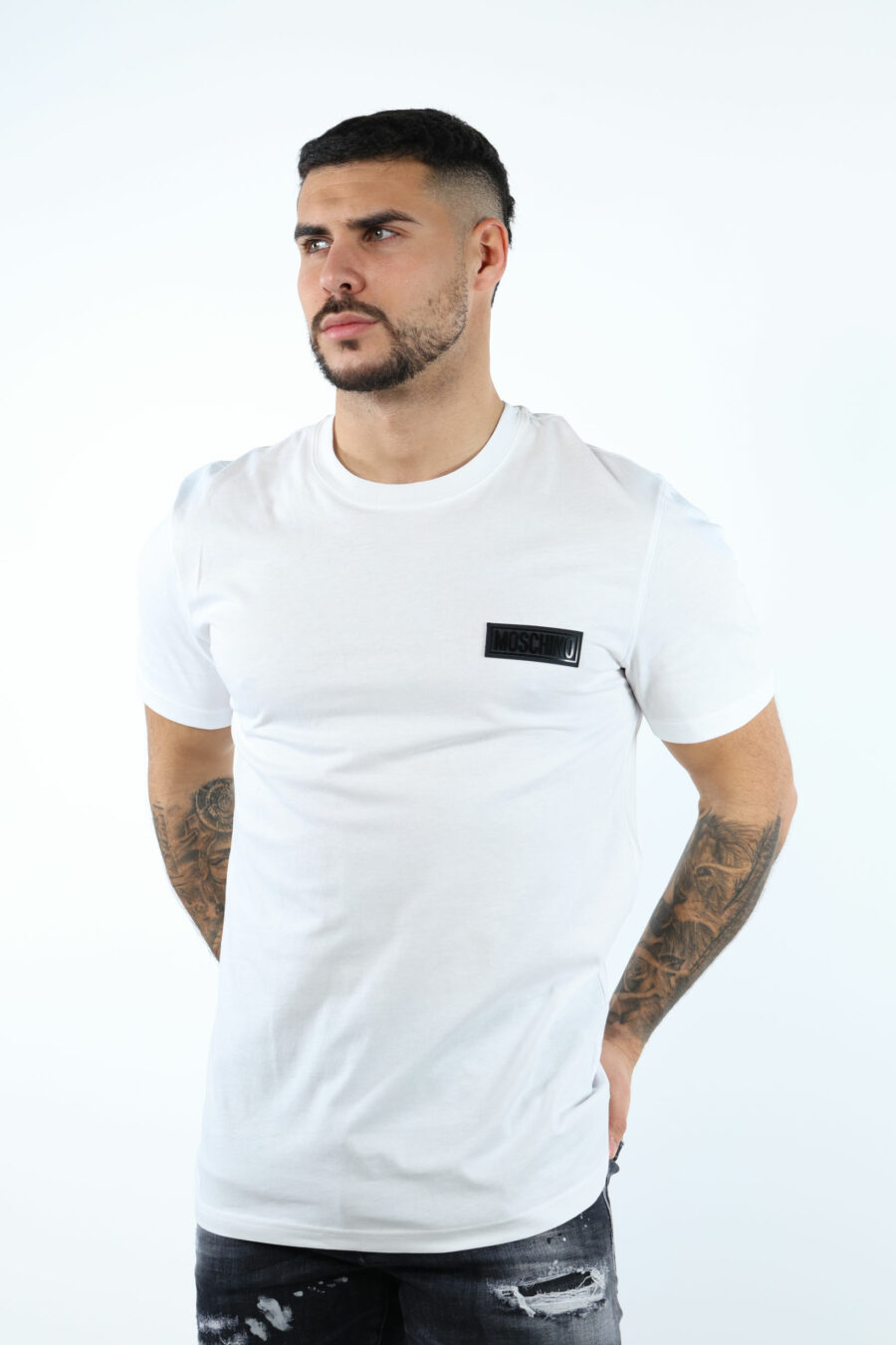 White T-shirt with black mini-logo label - 106758