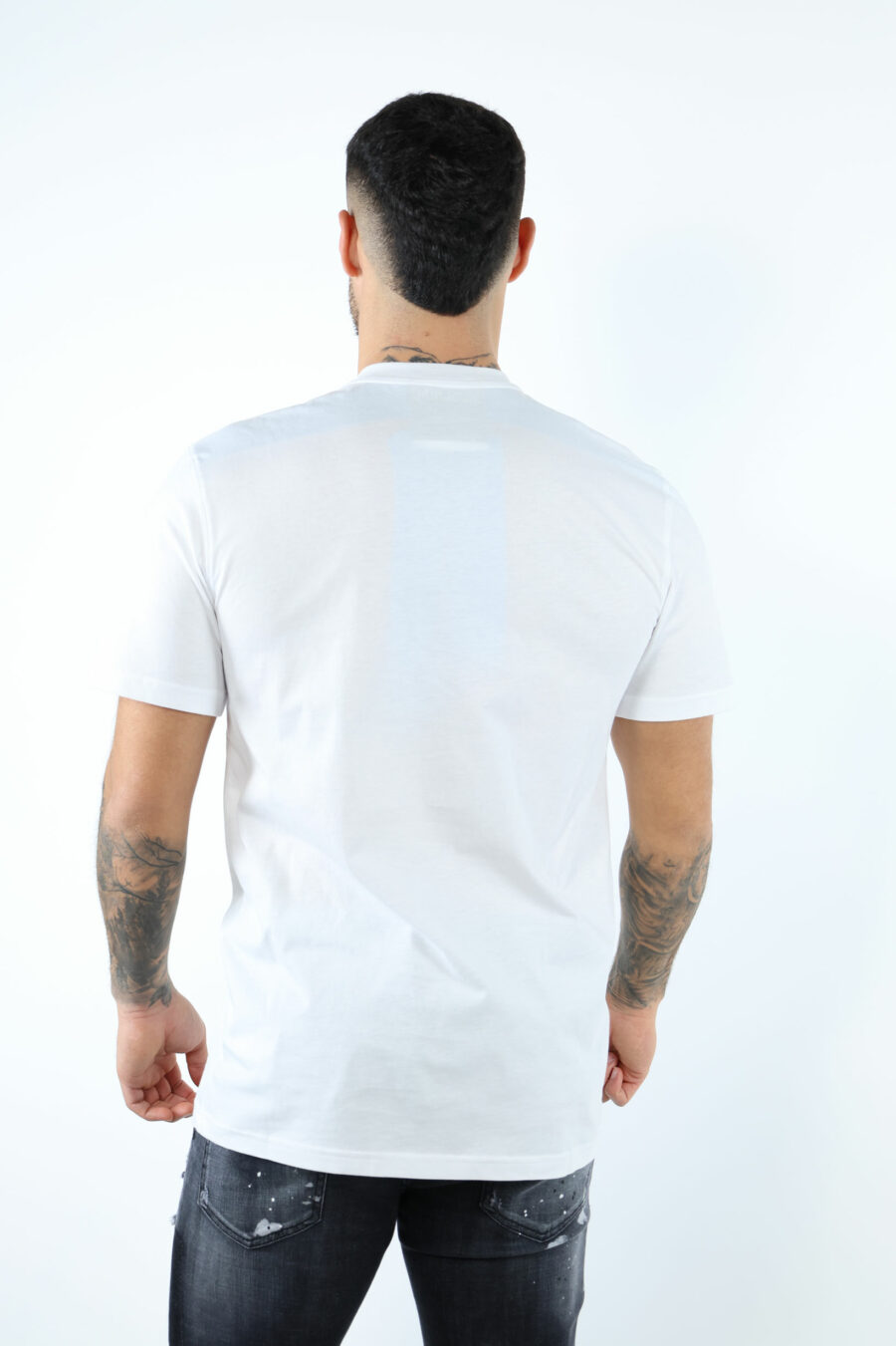 White T-shirt with black mini-logo label - 106760