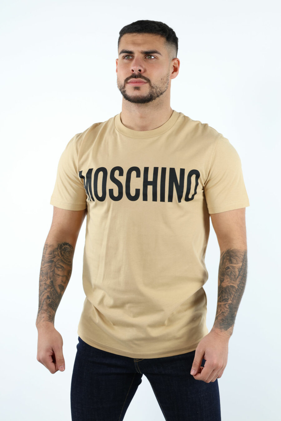 T-shirt en coton biologique beige avec maxilogue noir classique - 106804