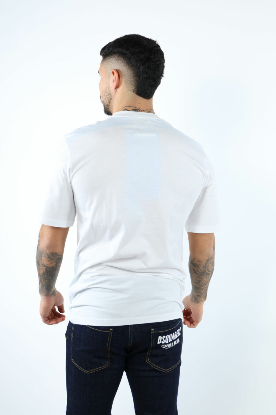 Camiseta blanca con maxilogo oso en puntos monocromático - 106821