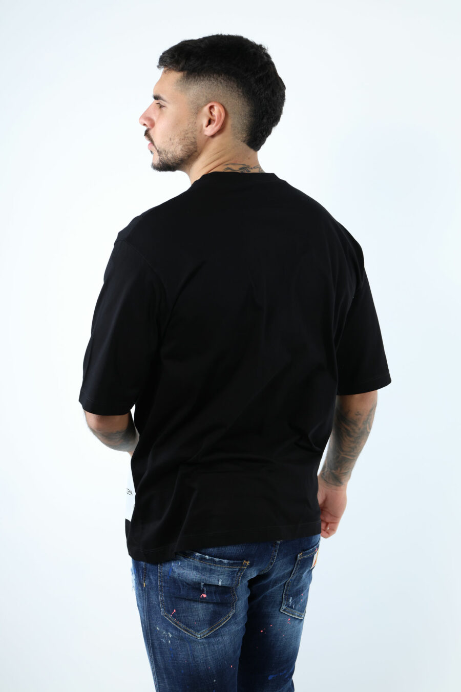 Camiseta negra "oversize" con logo tarjeta de crédito bajo - 106939